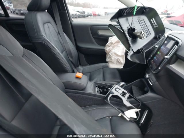 YV4L12UW1P2092140 Volvo Xc40 B5 Plus Dark Theme