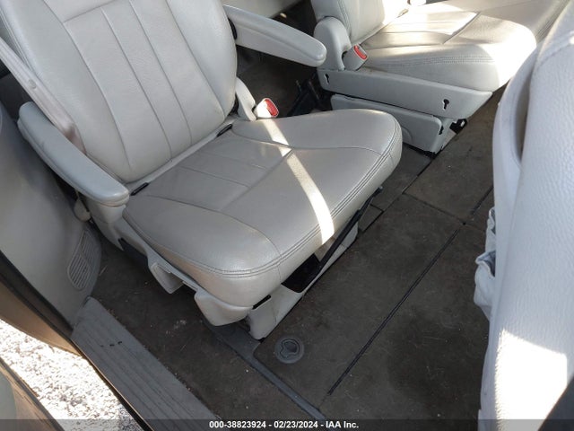 2005 CHRYSLER TOWN & COUNTRY TOURING VIN: 2C4GP54L65R240680