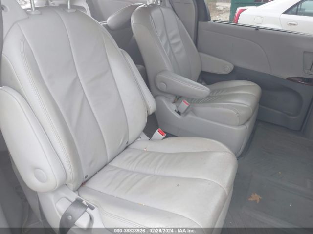 5TDDK3DC9ES080596 Toyota Sienna Xle 7 Passenger