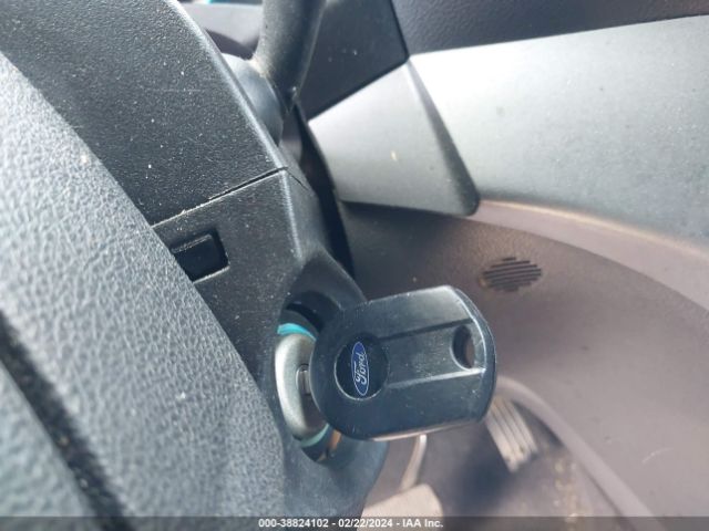 1FMCU0GD6HUA52517 Ford ESCAPE SE