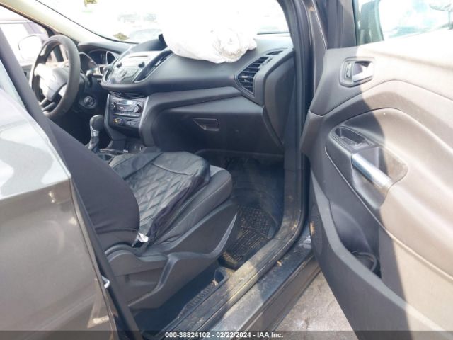 1FMCU0GD6HUA52517 Ford ESCAPE SE