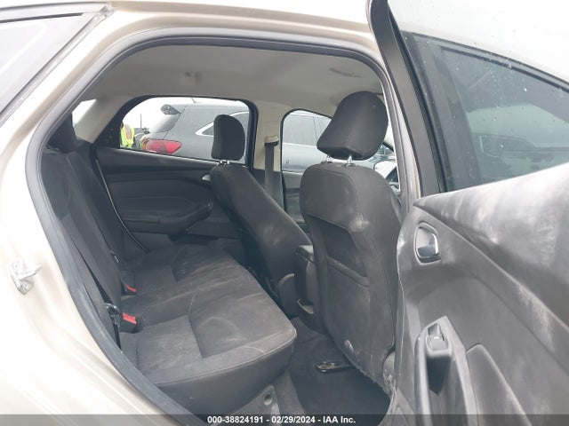 Ford FOCUS SE 2017 1FADP3F21HL232744 Image 8