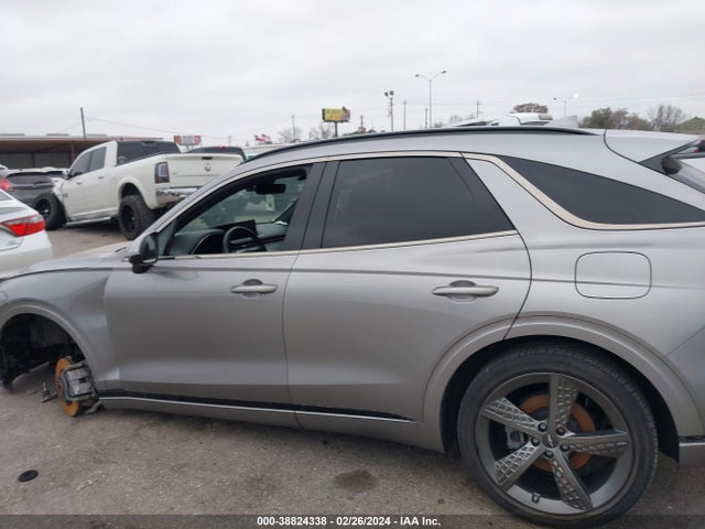 Genesis Gv70 2.5t Awd 2022 KMUMADTB2NU029273 Image 15