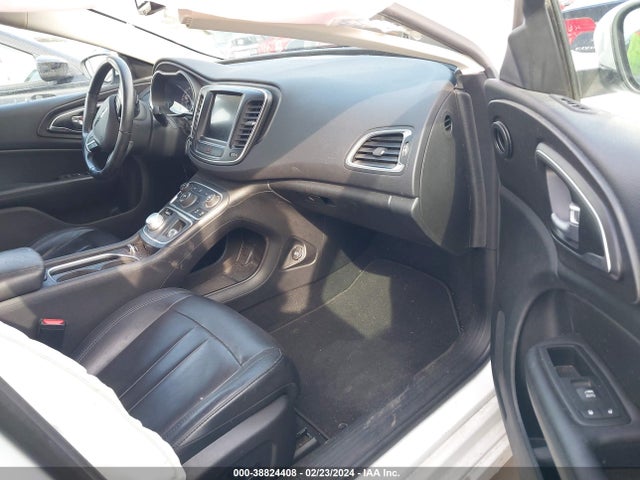Chrysler 200 Limited Platinum 2016 1C3CCCAB4GN188111 Image 5