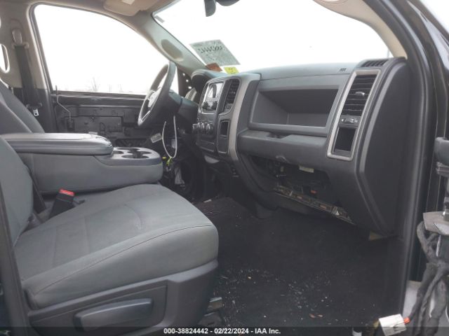 3C6RR6KT2JG129370 RAM 1500 Express  4x2 5'7 Box