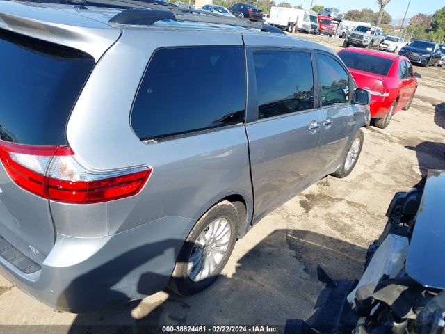 Toyota Sienna Xle 8 Passenger 2017 5TDYZ3DC7HS768050 Image 4