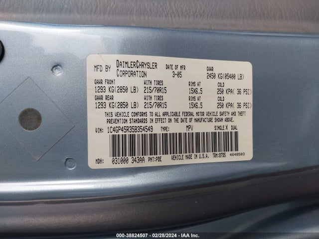 2005 CHRYSLER TOWN & COUNTRY VIN: 1C4GP45R35B354549