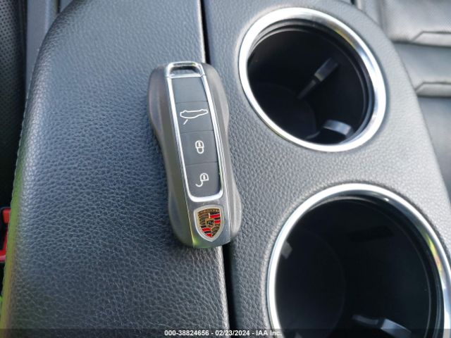 WP0AB2A71HL122706 Porsche Panamera 4s
