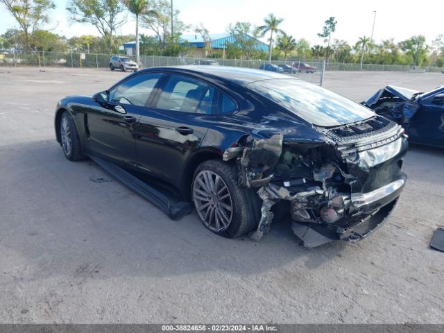 WP0AB2A71HL122706 Porsche Panamera 4s