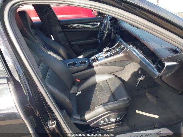 WP0AB2A71HL122706 Porsche Panamera 4s