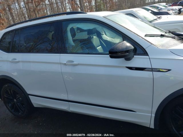 3VVCB7AX0NM079185 Volkswagen Tiguan 2.0t Se R-line Black