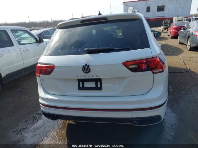 3VVCB7AX0NM079185 Volkswagen Tiguan 2.0t Se R-line Black