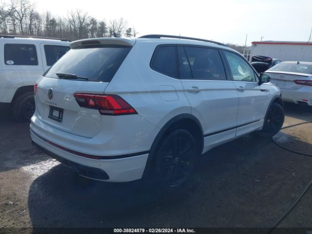 3VVCB7AX0NM079185 Volkswagen Tiguan 2.0t Se R-line Black