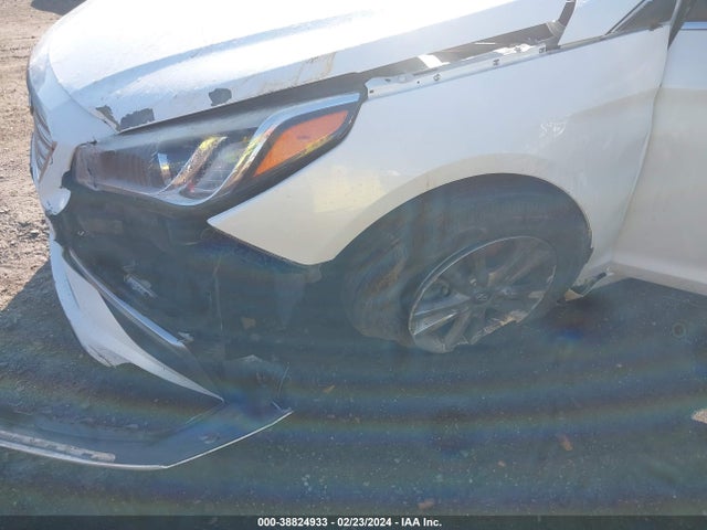 Hyundai SONATA SE 2015 5NPE24AF4FH122558 Image 11