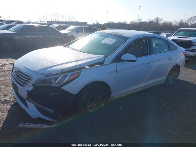 Hyundai SONATA SE 2015 5NPE24AF4FH122558 Image 2