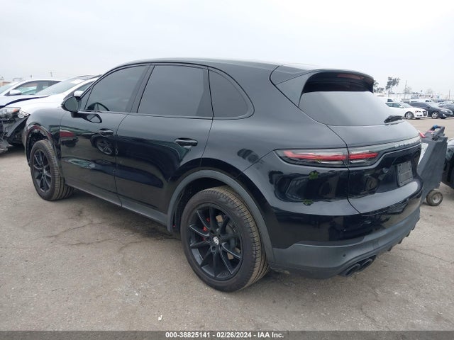 2019 PORSCHE CAYENNE WP1AA2AY5KDA01270 Photo 2