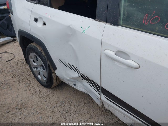 Toyota RAV4 LE 2019 JTMG1RFV0KD046524 Image 18