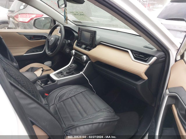Toyota RAV4 LE 2019 JTMG1RFV0KD046524 Image 5