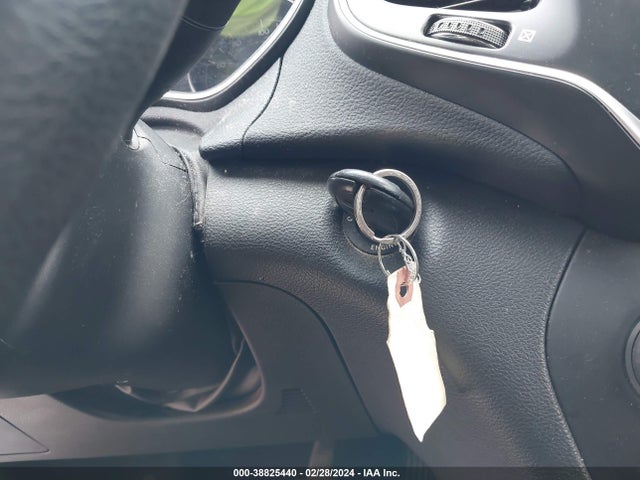 1C4PJLCB3KD148214 Jeep Cherokee Latitude Fwd
