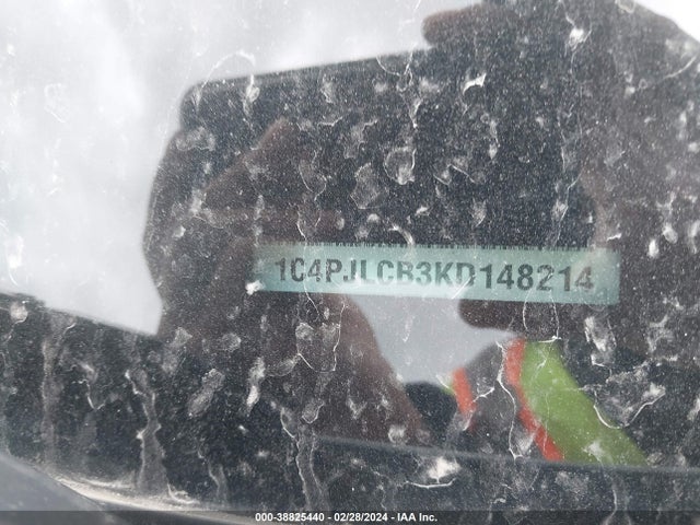 1C4PJLCB3KD148214 Jeep Cherokee Latitude Fwd
