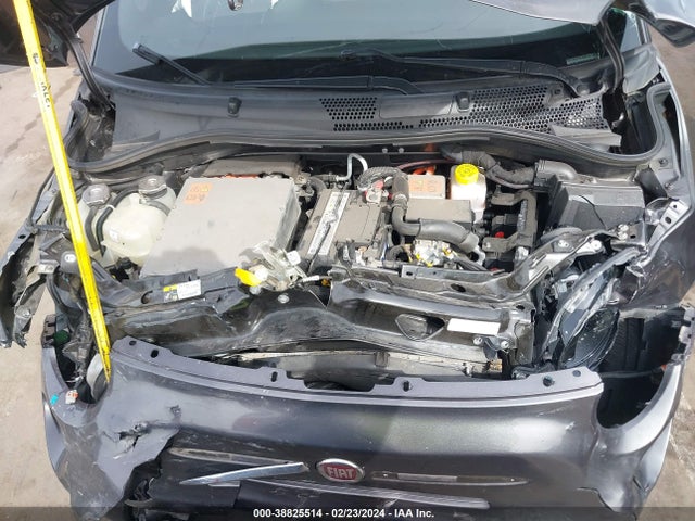 2016 FIAT 500E 3C3CFFGE0GT229747 Photo 9