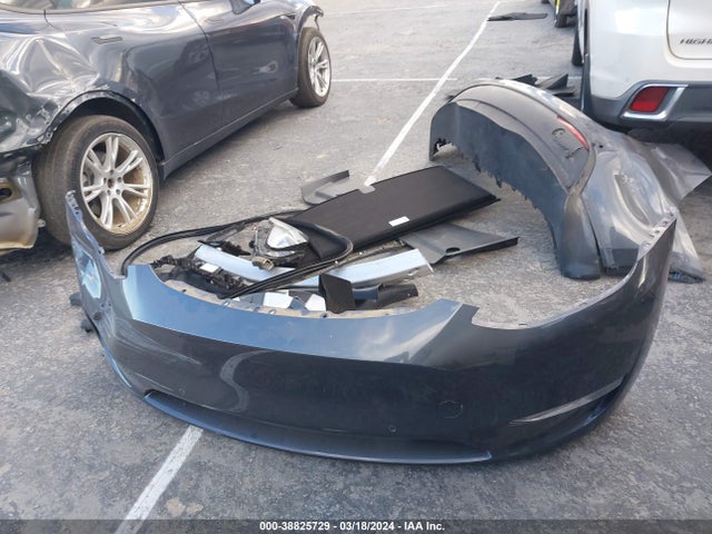 5YJYGDEDXMF103838 Tesla Model Y Standard Range Rear-wheel Drive