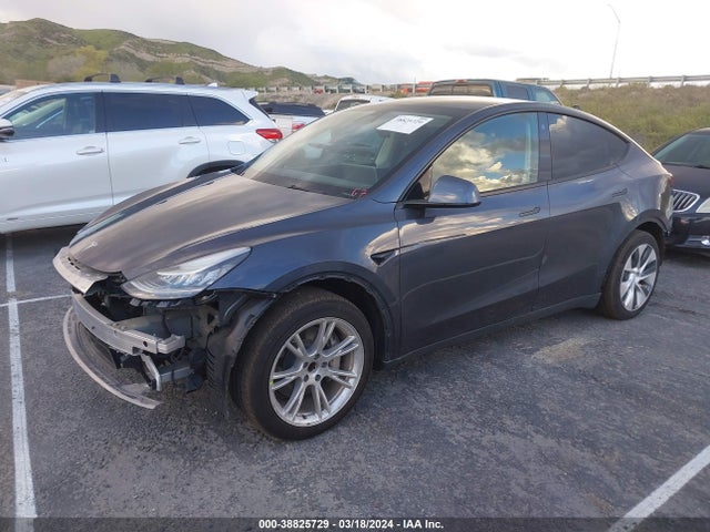 5YJYGDEDXMF103838 Tesla Model Y Standard Range Rear-wheel Drive