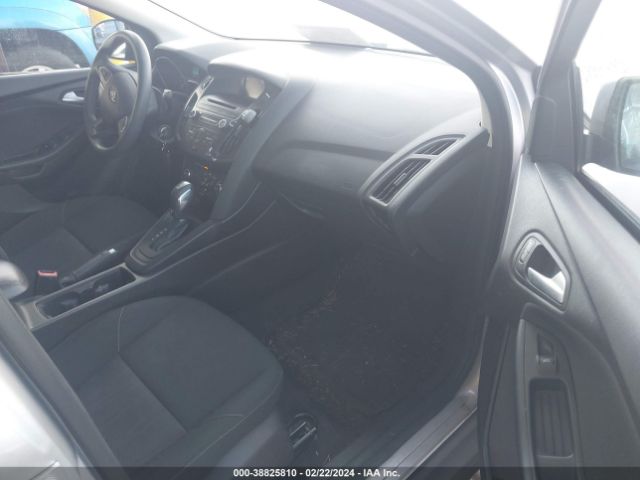 1FADP3F20FL325588 Ford FOCUS SE