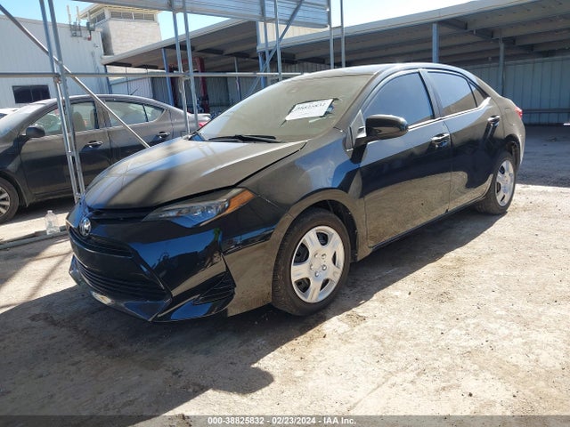 Toyota COROLLA LE 2018 2T1BURHE8JC059628 Image 2