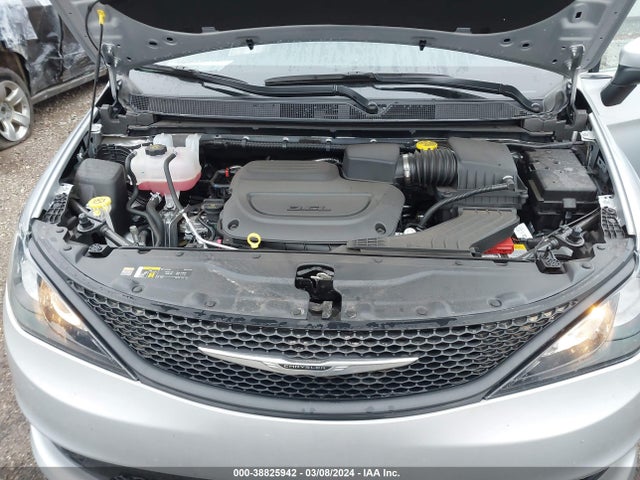 2C4RC1CG8PR597587 Chrysler Voyager Lx