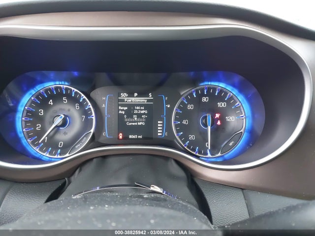 2C4RC1CG8PR597587 Chrysler Voyager Lx