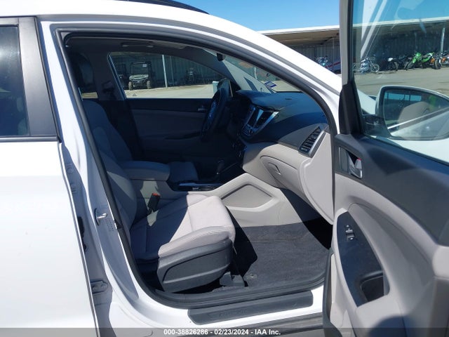 Hyundai Tucson Value 2018 KM8J33A26JU744723 Image 5