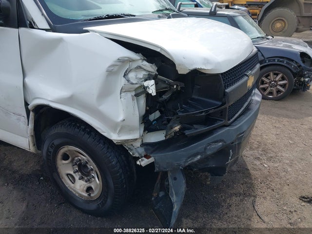 Chevrolet Express 2500 Work Van 2016 1GCWGAFF8G1216058 Image 6