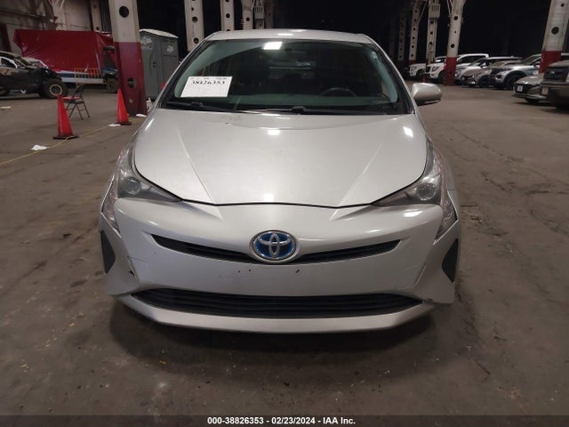 Toyota Prius Two 2016 JTDKBRFU7G3529147 Image 12