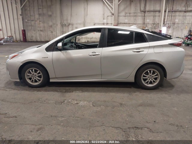 Toyota Prius Two 2016 JTDKBRFU7G3529147 Image 14