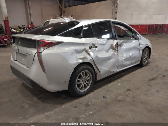 Toyota Prius Two 2016 JTDKBRFU7G3529147 Image 4