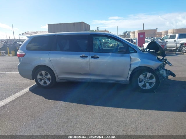 Toyota Sienna L 7 Passenger 2015 5TDZK3DC7FS528891 Image 12