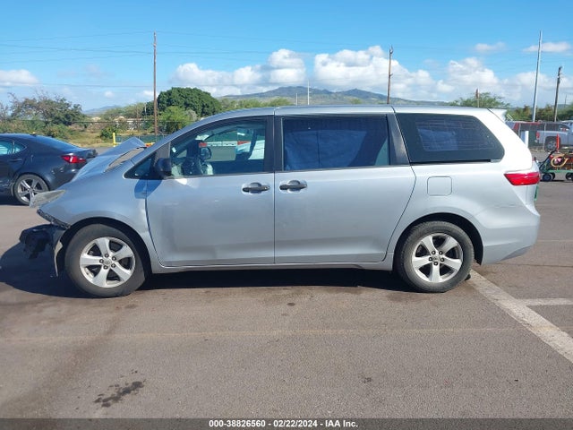 Toyota Sienna L 7 Passenger 2015 5TDZK3DC7FS528891 Image 13