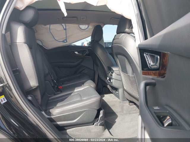 WA1LAAF72JD048642 Audi Q7 3.0t Premium