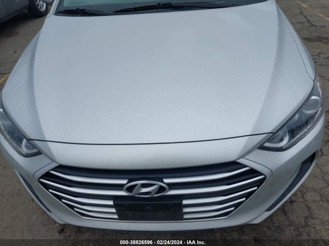 Hyundai ELANTRA SE 2018 5NPD74LF5JH223109 Image 10