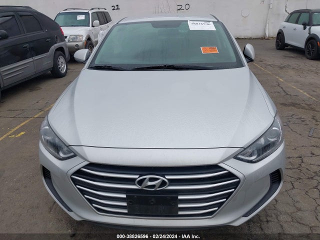 Hyundai ELANTRA SE 2018 5NPD74LF5JH223109 Image 11