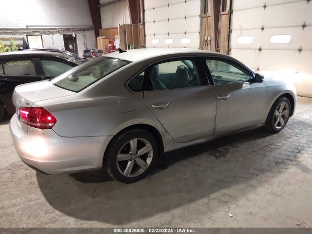 1VWAS7A38FC090647 Volkswagen Passat 1.8t Limited Edition