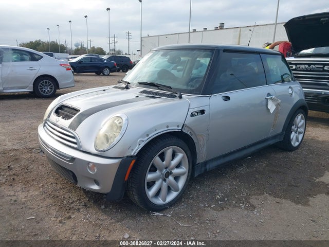 2006 MINI COOPER S WMWRE33566TN26235 Photo 1