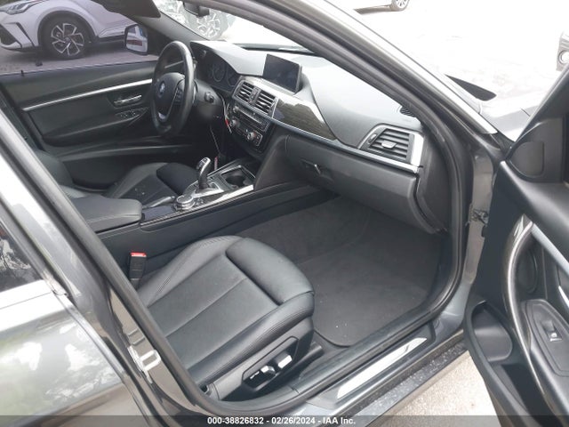 WBA8E5C59HK388805 BMW 328D