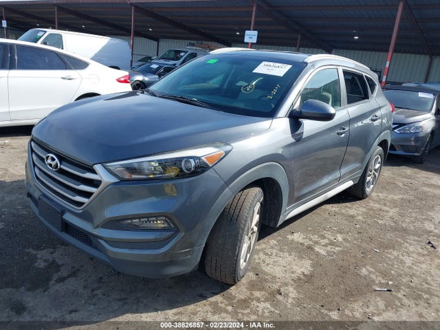Hyundai TUCSON SE 2017 KM8J33A47HU460612 Image 2