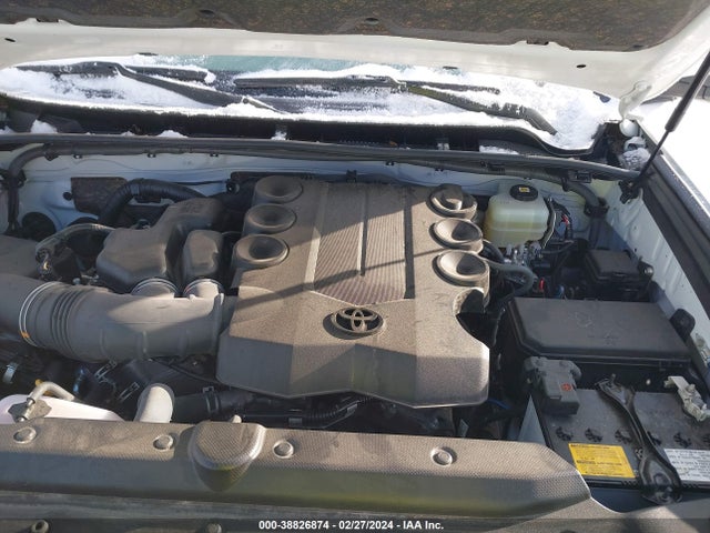 Toyota 4RUNNER SR5 2020 JTEBU5JR7L5824264 Image 10