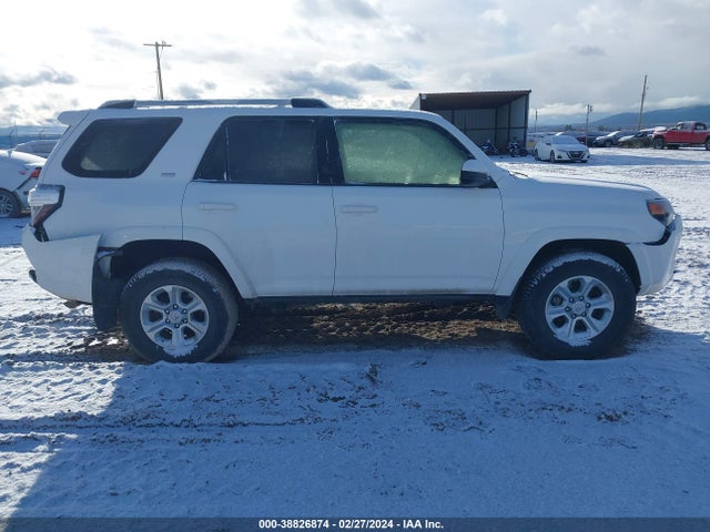 Toyota 4RUNNER SR5 2020 JTEBU5JR7L5824264 Image 13