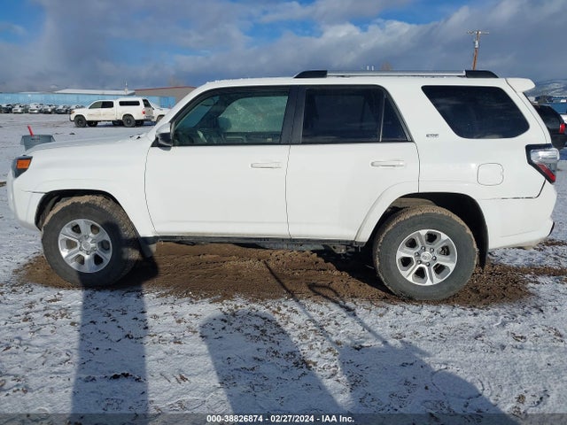 Toyota 4RUNNER SR5 2020 JTEBU5JR7L5824264 Image 14