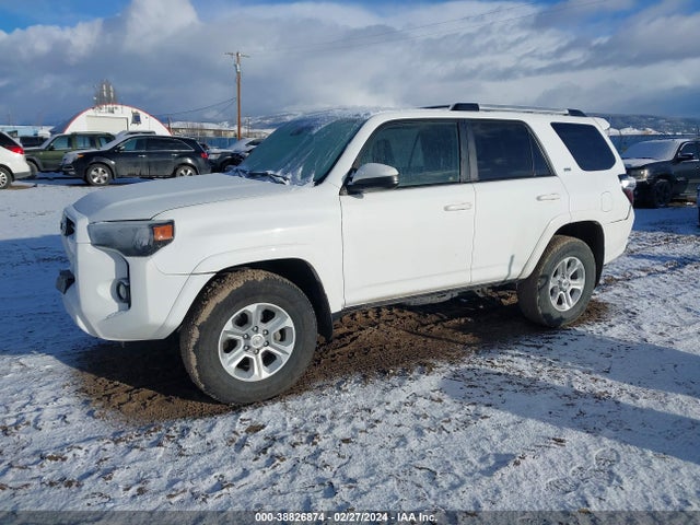 Toyota 4RUNNER SR5 2020 JTEBU5JR7L5824264 Image 2