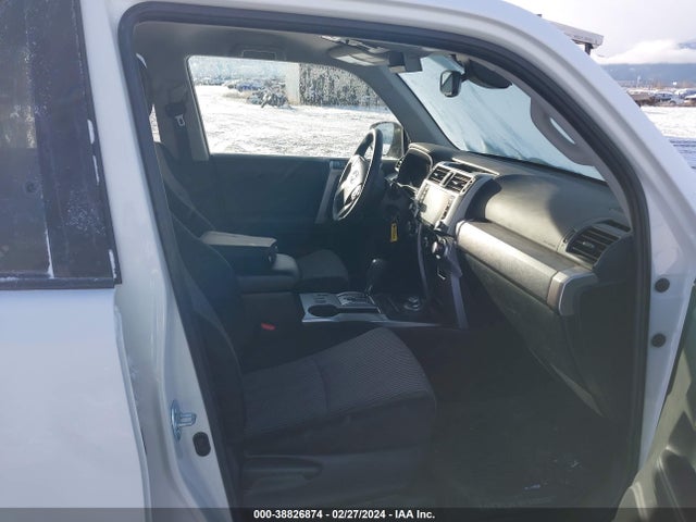 Toyota 4RUNNER SR5 2020 JTEBU5JR7L5824264 Image 5